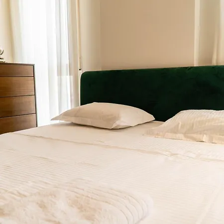 Signature 12 * Tirana