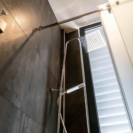 Signature 12 * Tirana