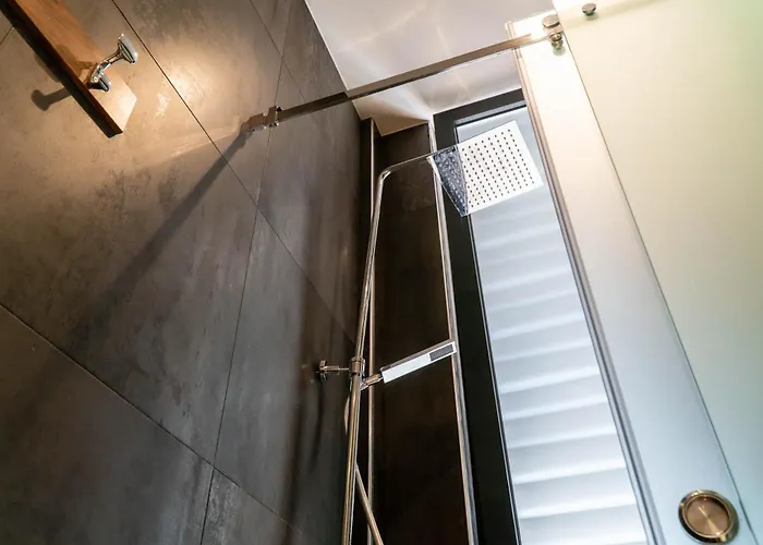 Signature 12 * טיראנה