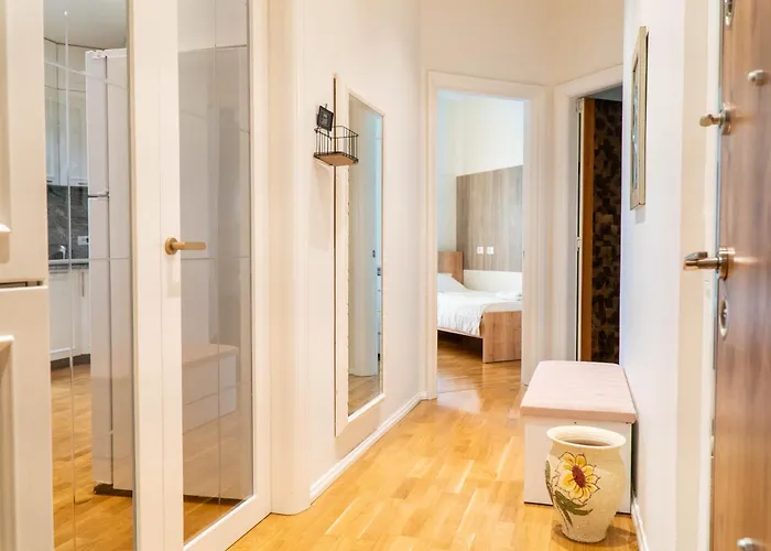 Signature 12 * Тирана